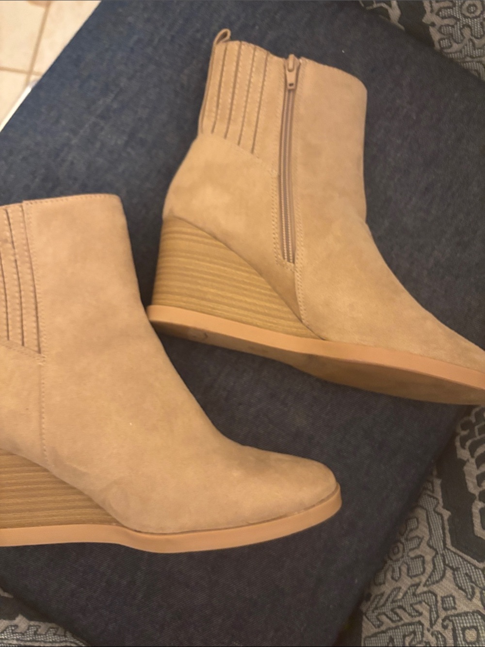 Tan boots new